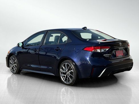 Used 2022 Toyota Corolla SE FWD image 3