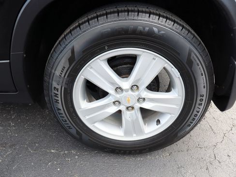 Used 2020 Chevrolet Trax LS w/ LPO, Protection Package FWD image 38