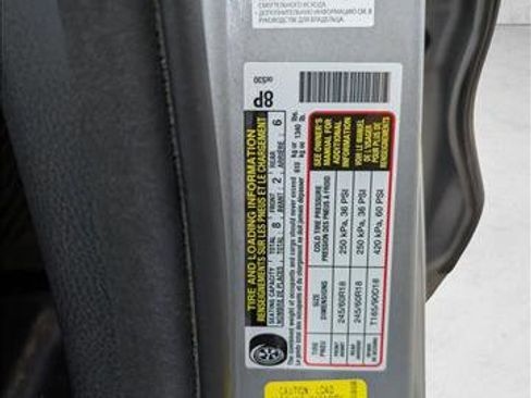 Used 2017 Toyota Highlander XLE image 18