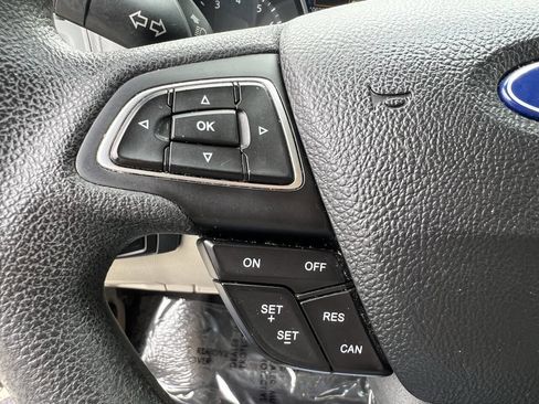 Used 2015 Ford Focus SE FWD image 15