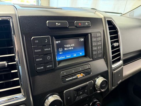 Used 2016 Ford F150 XLT AWD/4WD image 31