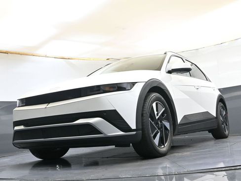 New 2025 Hyundai Ioniq 5 SEL image 36