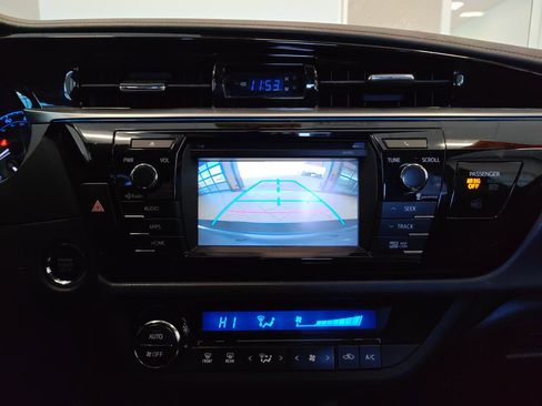 Used 2014 Toyota Corolla S Premium image 16