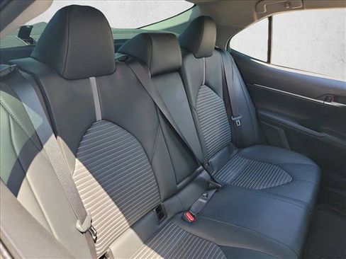 Used 2022 Toyota Camry SE image 13