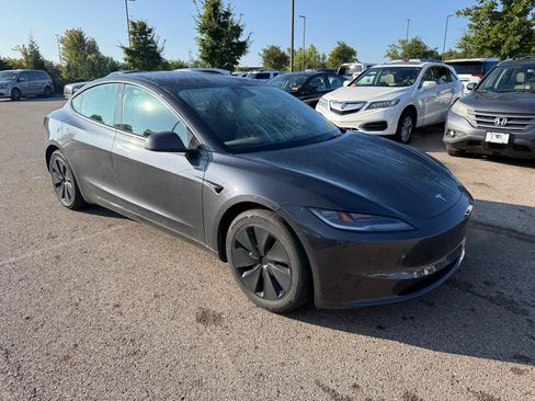 Used 2024 Tesla Model 3 Standard Range RWD image 3