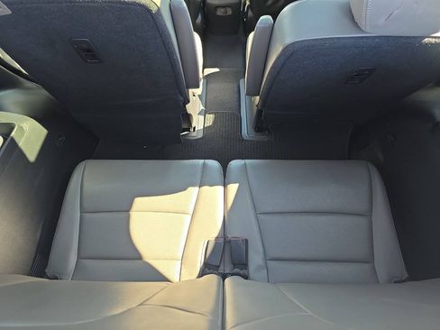 Used 2015 Hyundai Santa Fe Limited w/ Option Group 04 AWD/4WD image 15
