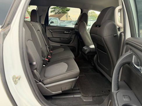 Used 2016 Chevrolet Traverse LT w/ Style and Technology Package FWD image 19