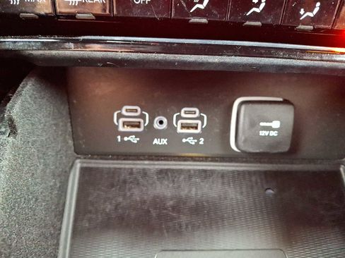 Used 2022 Jeep Grand Cherokee Altitude image 24