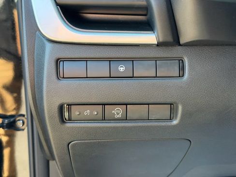 Used 2023 Nissan Rogue SV AWD/4WD image 20