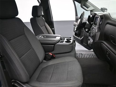 Used 2022 Chevrolet Silverado 2500 Custom w/ Custom Convenience Package image 27