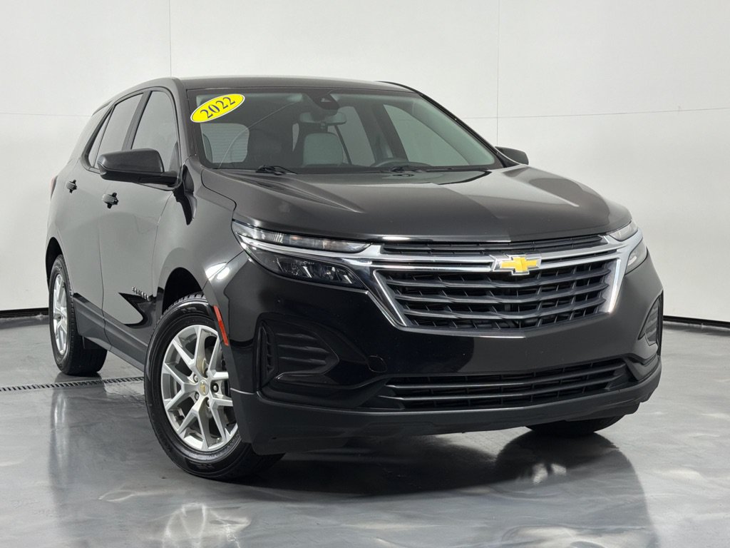 Used 2022 Chevrolet Equinox LS AWD/4WD image 2