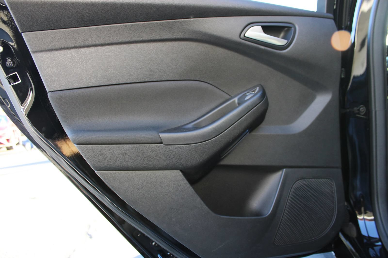 Used 2017 Ford Focus ST FWD image 12