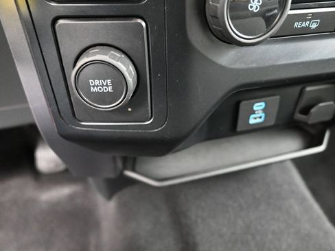 Used 2023 Ford F150 XLT RWD image 3