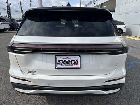 New 2026 Lincoln Nautilus Reserve image 4