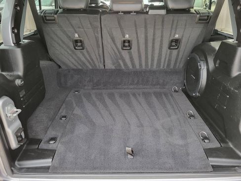 Used 2021 Jeep Wrangler Unlimited Sahara image 11