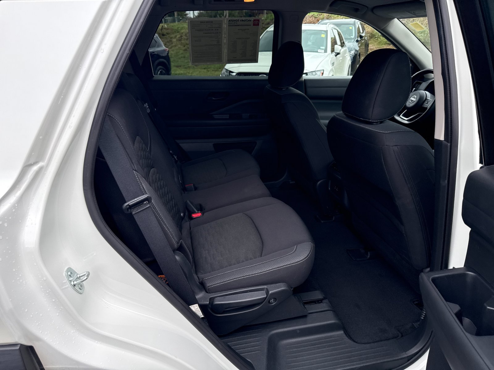 Used 2024 Nissan Pathfinder SV FWD image 24