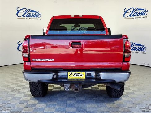 Used 2007 Chevrolet Silverado 2500 LT w/ Heavy-Duty Power Package image 4