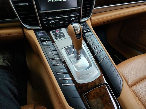 Used 2016 Porsche Panamera Edition w/ Premium Package Plus image 19