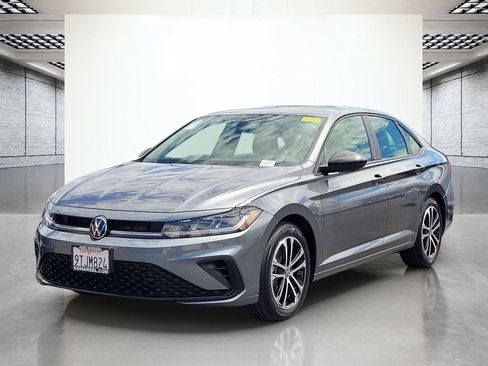 Certified 2025 Volkswagen Jetta Sport FWD image 11