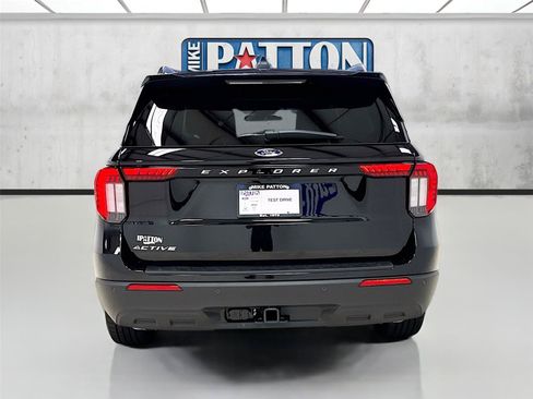New 2026 Ford Explorer Active RWD image 6