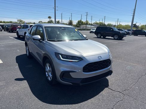 Certified 2025 Honda HR-V LX image 1