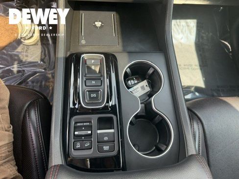 Used 2025 Honda Pilot Black Edition image 24