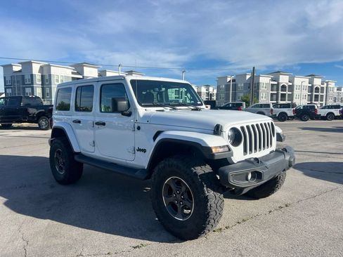 Used 2020 Jeep Wrangler Unlimited Sahara w/ Uconnect 4C Nav & Sound Group AWD/4WD image 2