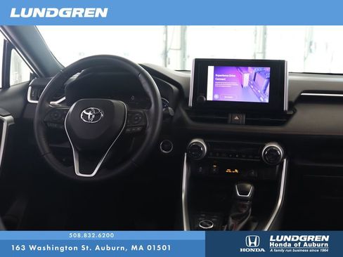 Used 2024 Toyota RAV4 SE w/ Weather & Moonroof Package image 4