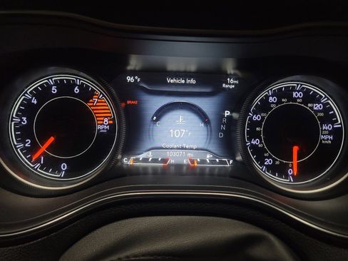 Used 2019 Jeep Cherokee Limited FWD image 23