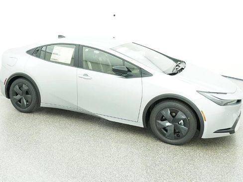 New 2026 Toyota Prius Plug-In Hybrid image 90