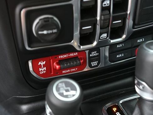 Used 2022 Jeep Wrangler Unlimited Rubicon w/ Xtreme Recon 35" Tire Package image 45