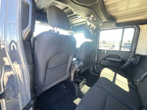 Used 2020 Jeep Wrangler Unlimited Sahara image 20