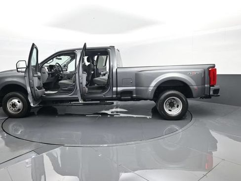 Used 2024 Ford F350 XLT AWD/4WD image 29