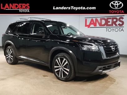 Used 2024 Nissan Pathfinder Platinum w/ Cargo Package