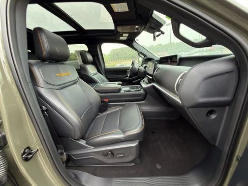 Used 2025 Ford Expedition Tremor AWD/4WD image 11