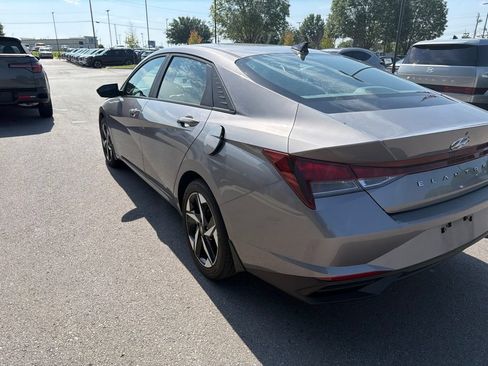 Used 2023 Hyundai Elantra SEL w/ Convenience Package FWD image 10
