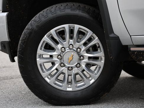 Used 2022 Chevrolet Silverado 2500 High Country w/ Z71 Off-Road Package image 7