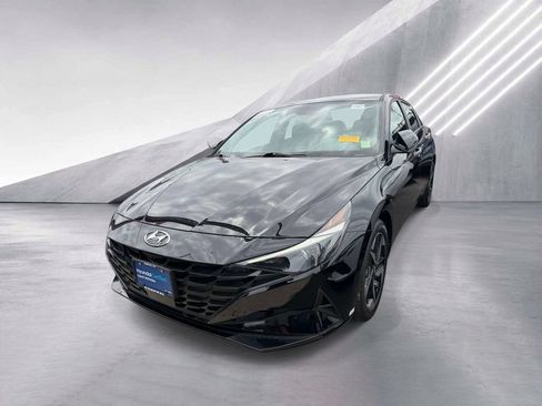 Certified 2023 Hyundai Elantra SEL w/ Convenience Package FWD image 2