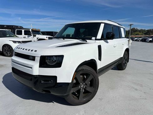 Used 2025 Land Rover Defender 110 X-Dynamic SE image 1