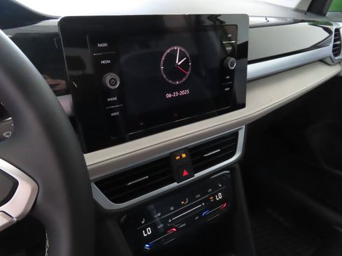 New 2025 Volkswagen Taos SE image 18