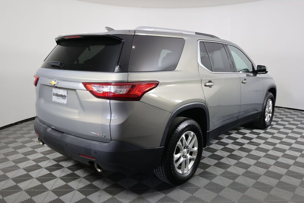 Used 2018 Chevrolet Traverse LT FWD image 2