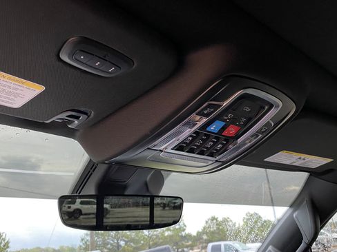 Used 2025 RAM 1500 Limited w/ Body Color Bumper Group image 29