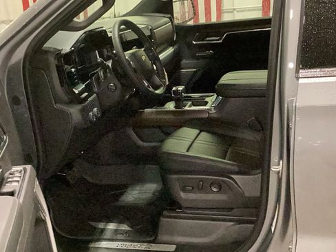 New 2025 Chevrolet Silverado 1500 High Country w/ High Country Premium Package image 9