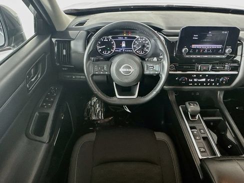 Used 2024 Nissan Pathfinder SV FWD image 21