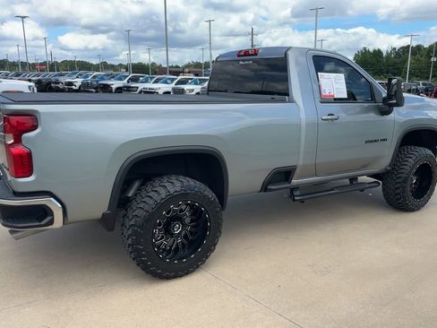 Used 2025 Chevrolet Silverado 2500 LT w/ Convenience Package AWD/4WD image 9