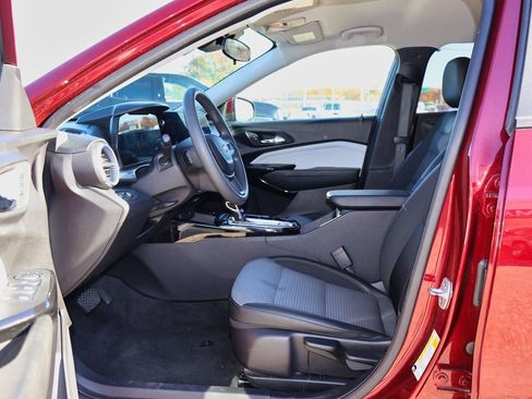 Certified 2024 Chevrolet Trax LT image 6