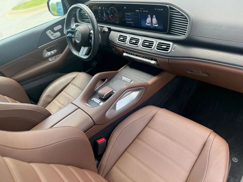 Used 2024 Mercedes-Benz GLS 450 4MATIC w/ Pinnacle Trim Package image 32