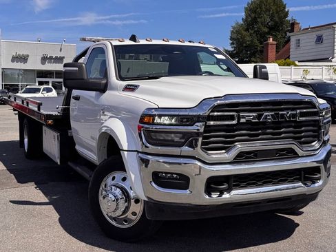 Used 2025 RAM 5500 2WD Regular Cab image 2