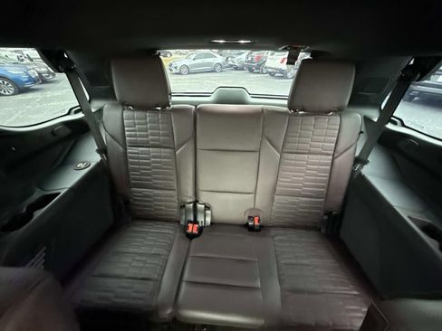 Certified 2022 Cadillac Escalade Premium Luxury Platinum w/ LPO, Radiant Package image 33