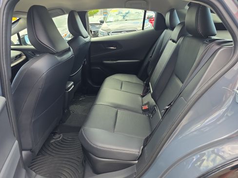 Used 2025 Toyota Prius XLE AWD/4WD image 12